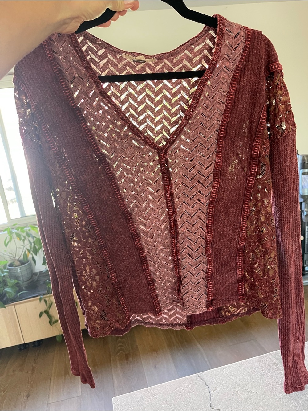 gimmicks by BKE Burgundy Lace & Knit V-Neck Pullover
